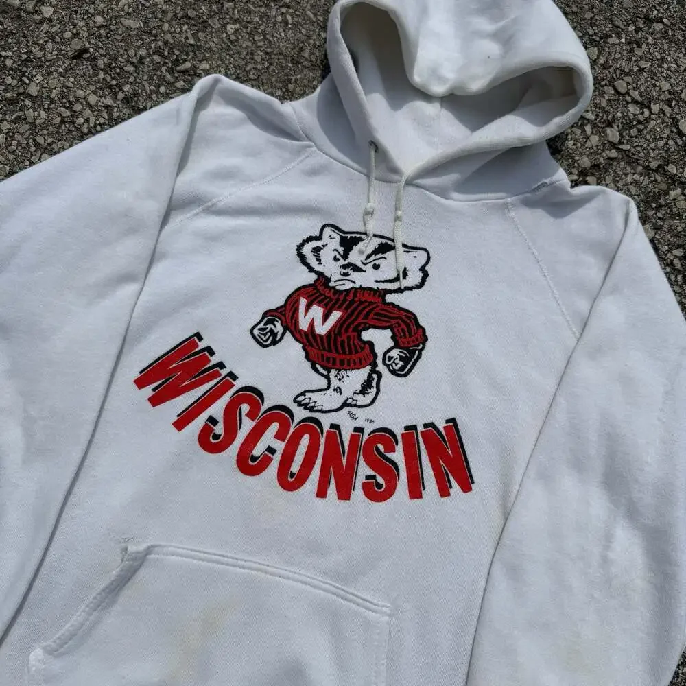 Vintage 1980s University of Wisconsin Badgers Mascot Graphic Pullover Hoodie